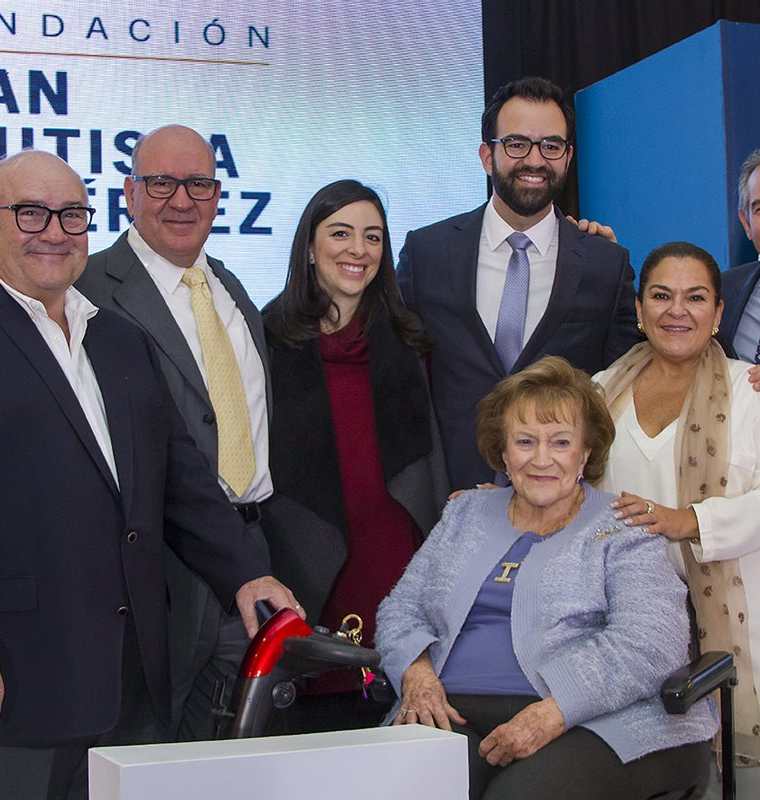La familia Bosch Gutiérrez estuvo presente en la premiación que se realizó recientemente en un hotel de la capital. (Foto Prensa Libre: Cortesía)