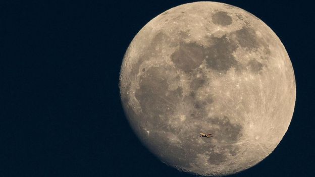 Las superlunas se producen cuando el satélite se encuentra en el punto de su órbita lunar más cercano a la Tierra. GETTY IMAGES