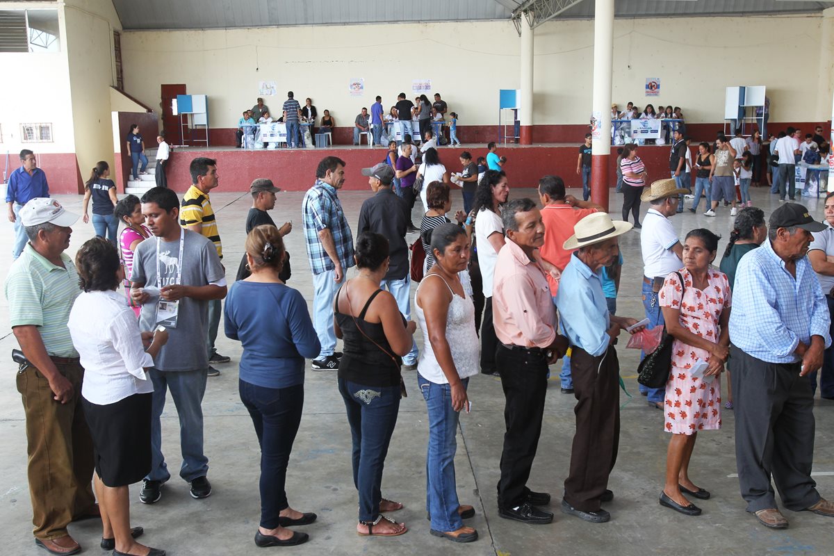 Los candidatos que lleguen a la segunda vuelta deben dar a conocer sus propuestas en materia económica.  (PL-Esbin García)