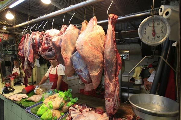 Expendios de carne roja subieron los precios del producto desde la semana pasada. (FOTO PRENSA LIBRE:Érick Ávila)