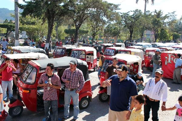pilotos de  mototaxis rechazan nuevas líneas.