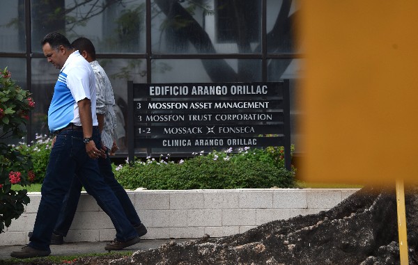 Directorio de la firma de abogados Mossack Fonseca, en la Ciudad de Panamá.(AFP).
