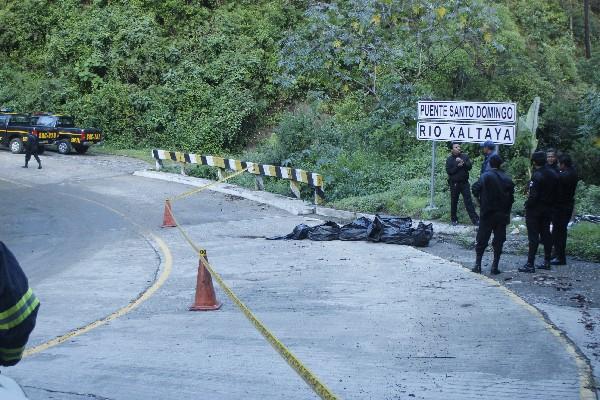 En el km 43.5 se encontraban los cuerpos envueltos en nailon negro.