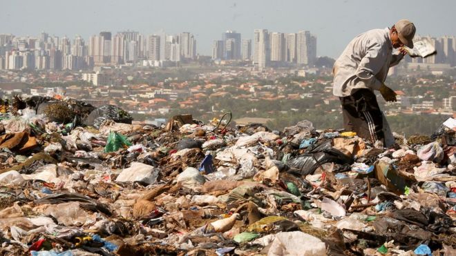 Expertos prevén que la generación de residuos en el mundo aumente en un 70% durante las próximas tres décadas. AFP