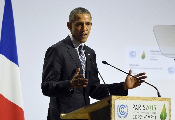 Barack Obama, pronuncia su discurso en la sesión plenaria de la cumbre sobre cambio climático. (Foto Prensa Libre: AP)