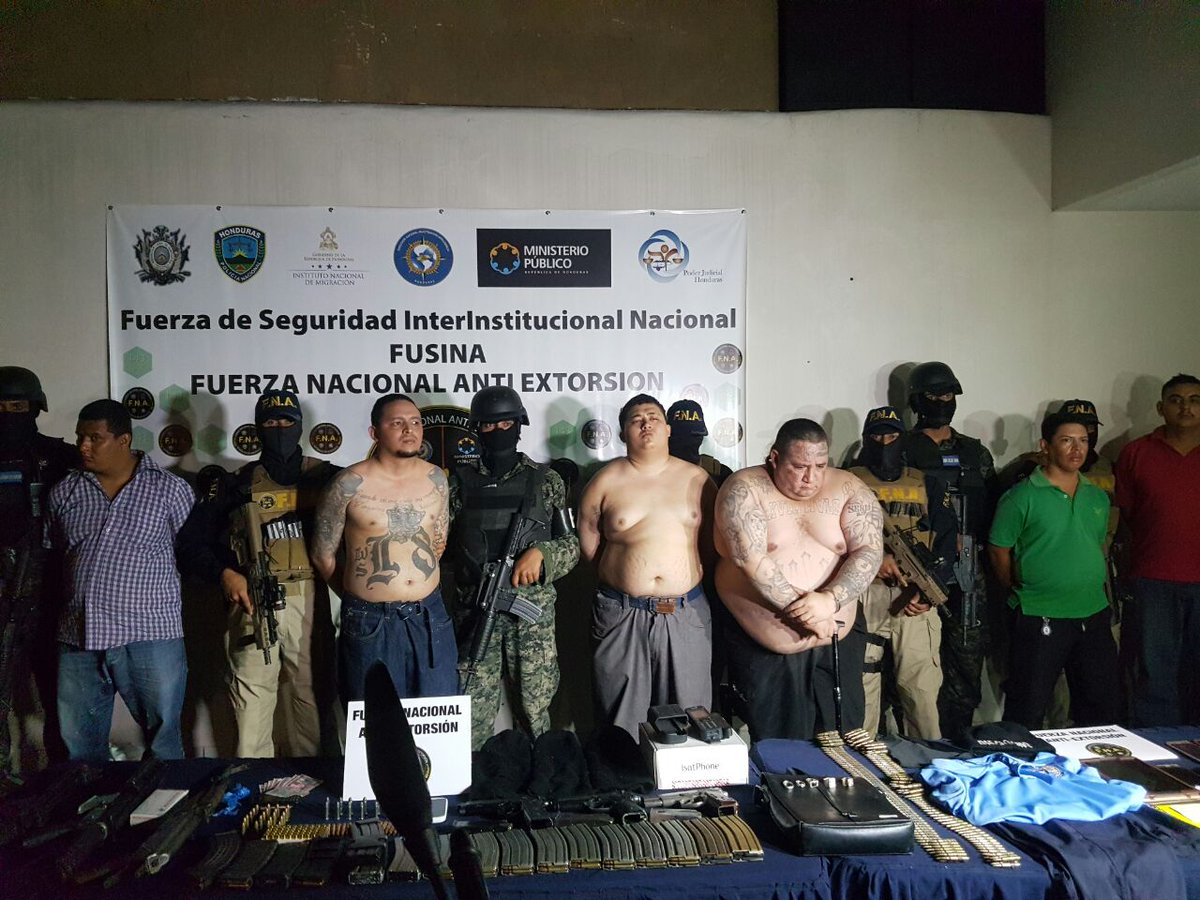 Los capturados son señalados de dirigir la pandilla 18, la cual tiene presencia en otros países de la región, como Guatemala y El Salvador. (Foto Prensa Libre: FNA Honduras)