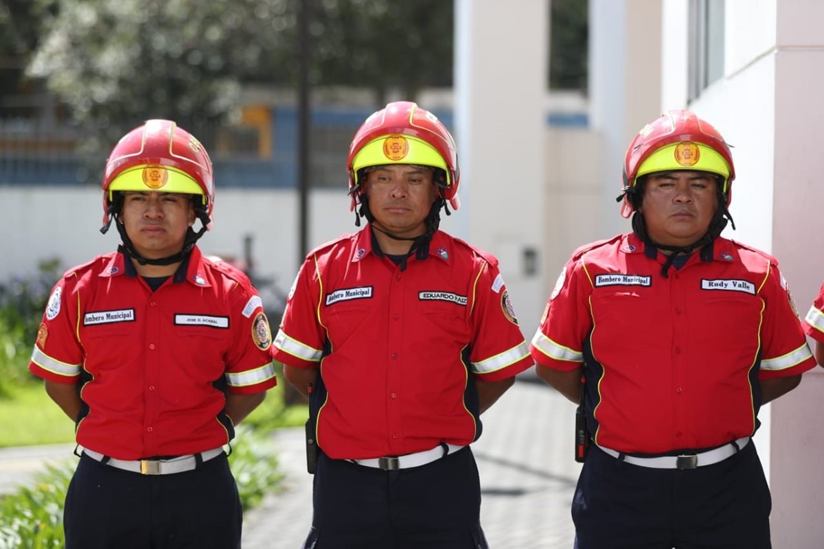 El Cuerpo de Bomberos Municipales de la ciudad de Guatemala tiene mil 200 rescatistas, entre personal permanente y <em>ad honorem</em>. (Foto Prensa Libre: Óscar Rivas)   