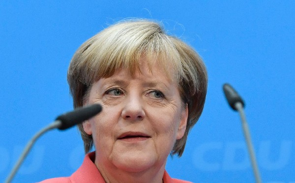 Ángela Merkel asiste a la reunión de la ejecutiva de la Unión Cristianodemócrata.(Foto Prensa Libre: EFE)
