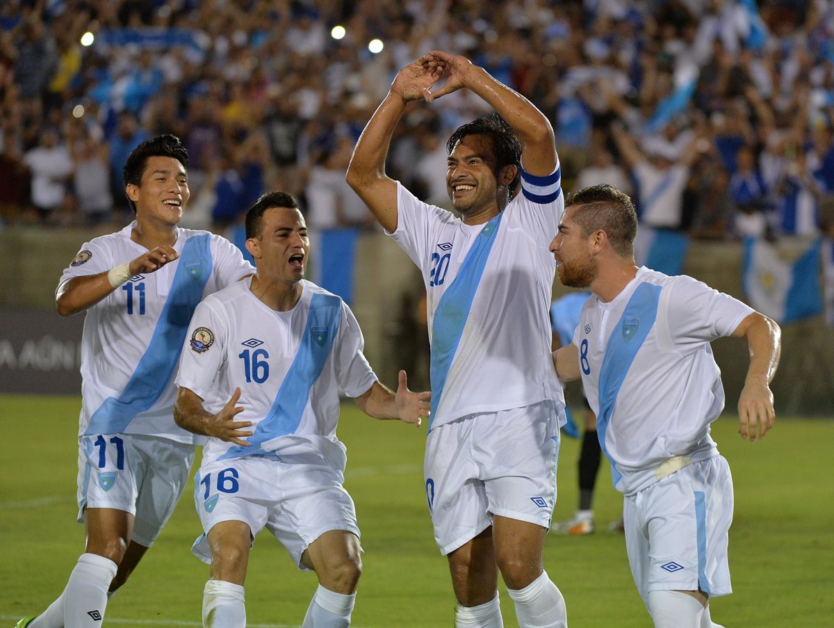 Carlos Ruiz disputará frente a San Vicente y las Granadinas su último juego con la Selección. (Foto Prensa Libre: AFP)