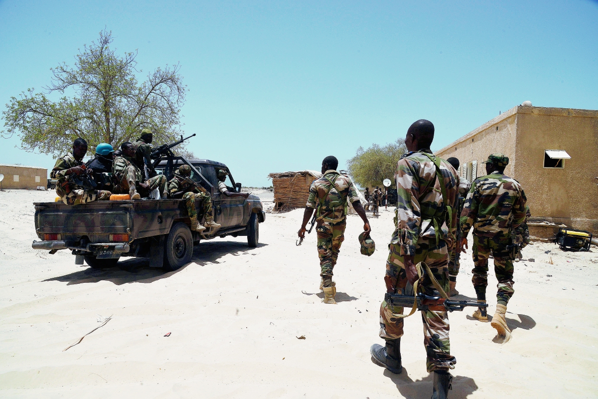 Los soldados de Nigeria patrullan en su lucha contra militantes de Boko Haram. (Foto Prensa LIbre:AFP).