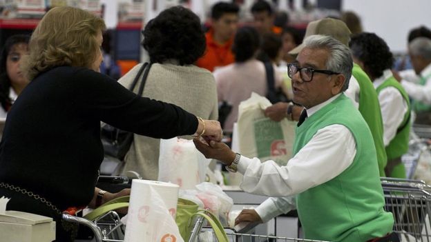 En México, la "reduflación" es una tendencia que afecta a los productos de alto consumo. GETTY IMAGES