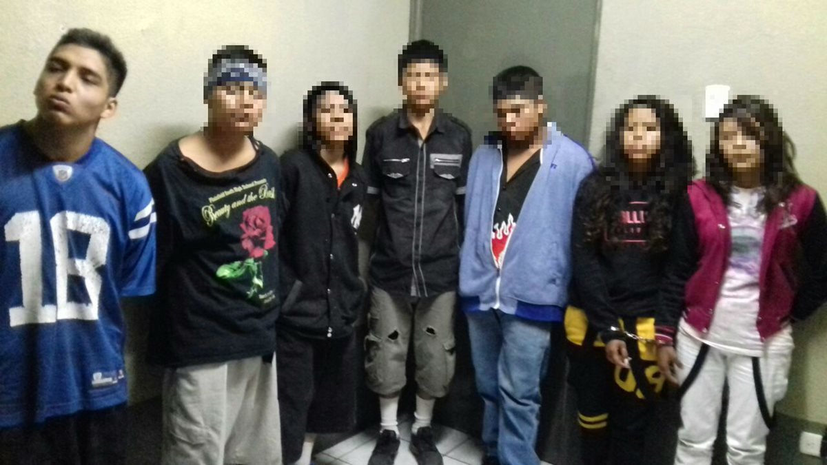 Seis adolescentes fueron remitidos por la Policía Nacional Civil, cuando planificaban un ataque armado en contra de integrantes de una pandilla rival. (Foto Prensa Libre: Cortesía).