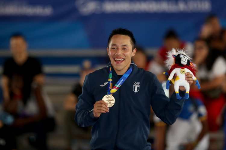 Allan Maldonado se adjudicó la medalla de oro en 75 kilógramos en Karate.