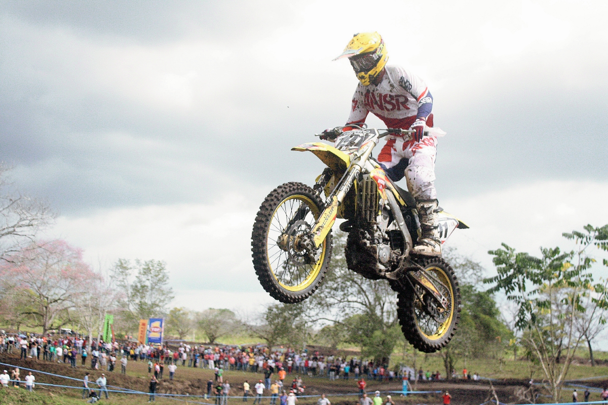 El Costarricense Roberto Castro dio un verdadero Show en el Campeonato Nacional de Motocross. (Foto Prensa Libre: Cortesía Arturo Ochoa)