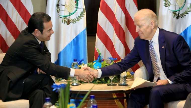 El presidente electo Jimmy Morales y el vicepresidente de los EE.UU. durante la reunión bilateral este día en la zona 10. ( Foto Prensa Libre: Presidencia.)