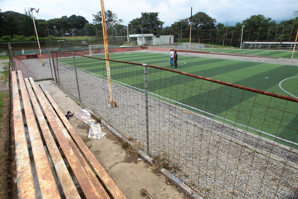 El área cuenta con una cancha sintética para futbol siete. (Foto Prensa Libre: Álvaro Interiano)