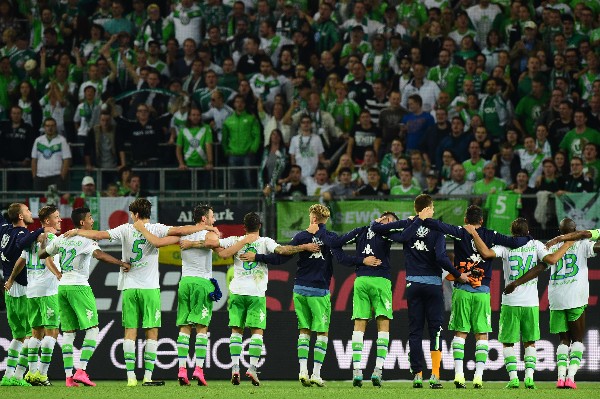 Los jugadores del Wolfsburgo festejaron. (Foto Prensa Libre: AFP)