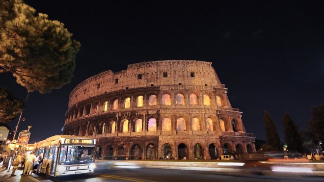 El Coliseo es uno de los lugares de rigor para cualquier turista que visite a Roma. GETTY IMAGES