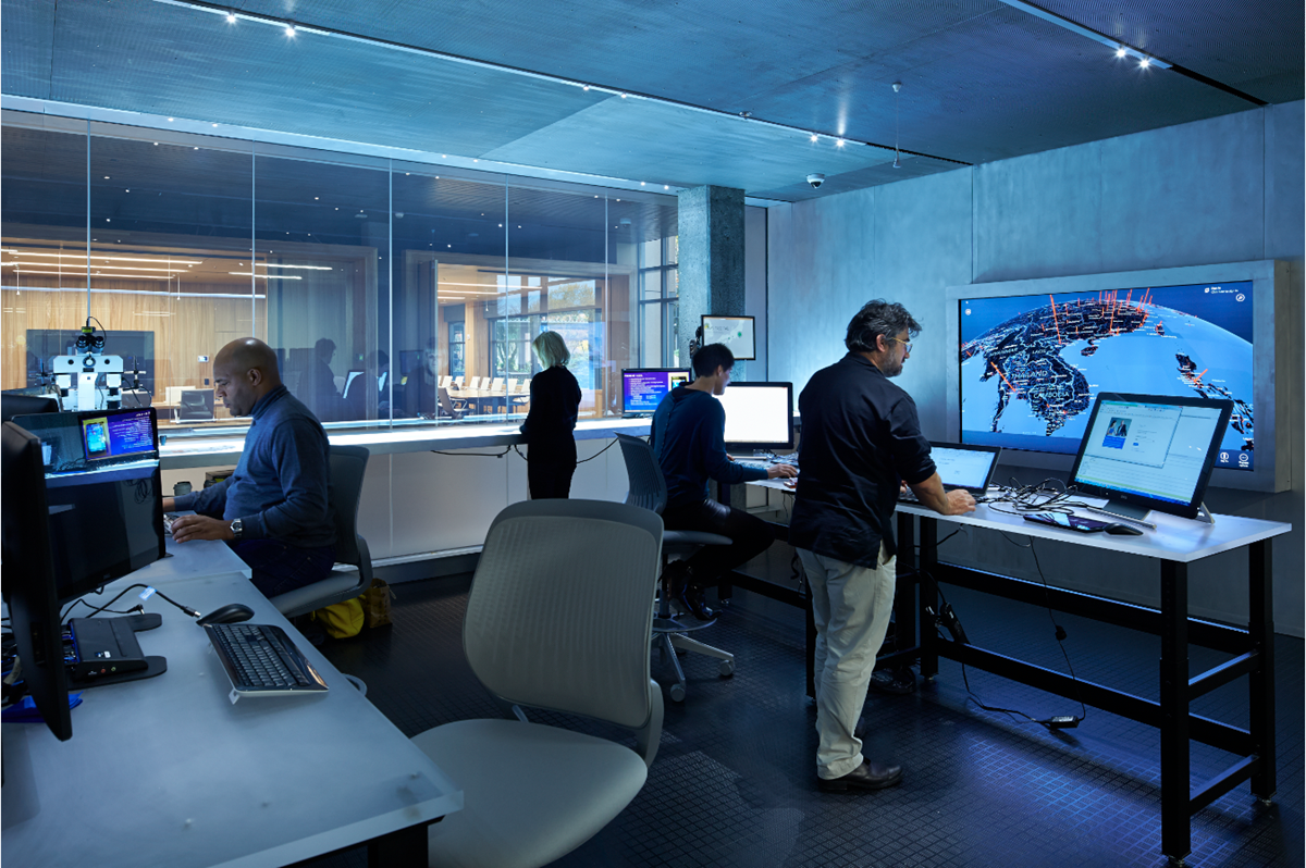 La Unidad de Crimen Digital de Microsoft, con sede en EE. UU., reúne a un equipo internacional de expertos en seguridad informática.