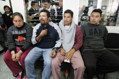 Los cuatro señalados de participar en la masacre de una mujer y sus tres hijas brindarán mañana su primera declaración. (Foto Prensa Libre: Paulo Raquec)