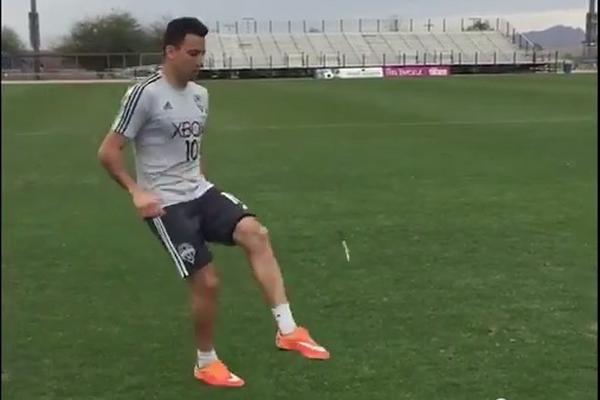 El jugador del Seattle Sounders FC sorprende a los seguidores en Tucson. (Foto Prensa Libre: Hemeroteca PL)