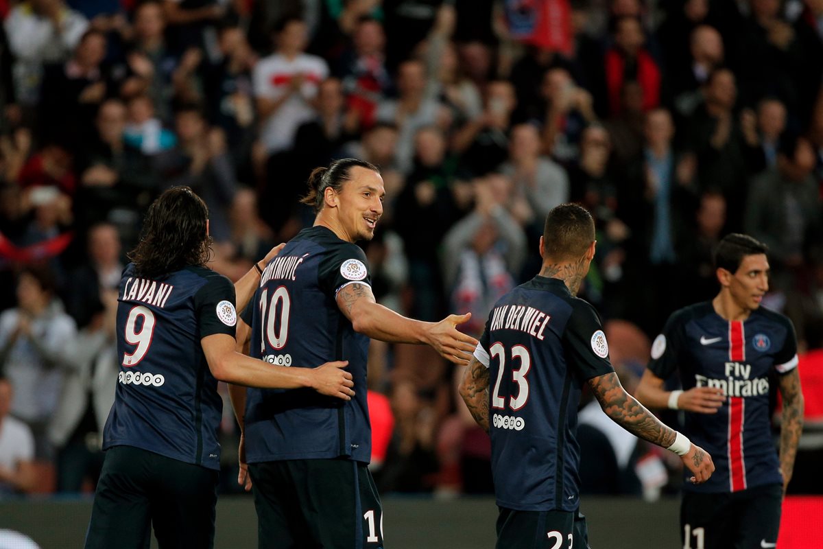 Ibrahimovic sigue en racha goleadora y el PSG reforzó el liderato. (Foto Prensa Libre: AP)