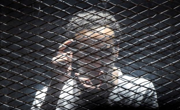 El fotoperiodista egipcio Mahmoud Abu Zeid estuvo en la corte este sábado y se espera que quede en libertad después de pasar cinco años preso. (GETTY IMAGES)