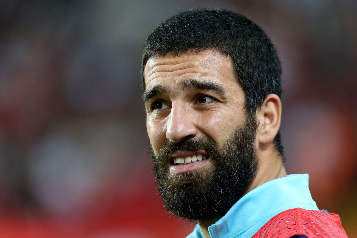 Arda Turan es cedido por el Barcelona al Estambul ...