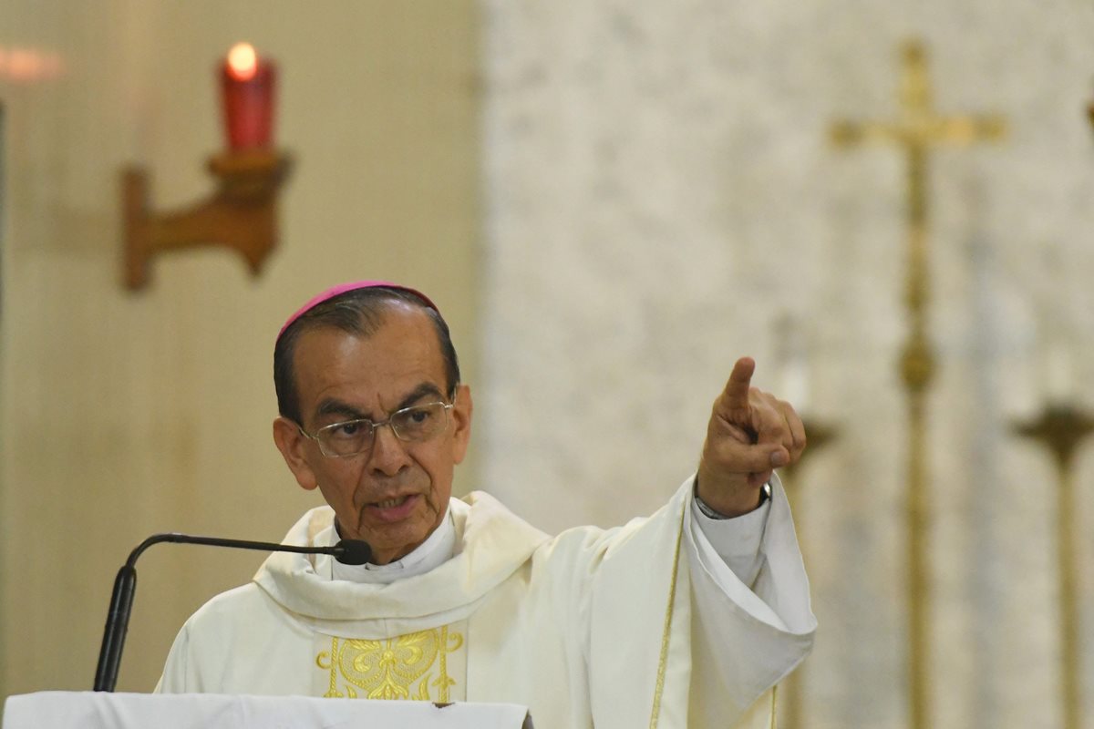 Monseñor Gregorio Rosa Chávez, futuro cardenal salvadoreño. (Foto Prensa Libre: AFP)