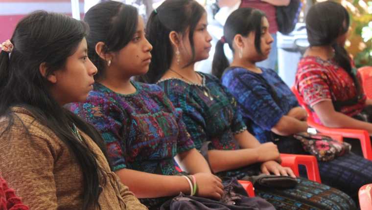Mujeres menores de 18 años no podrán contraer matrimonio a partir de la próxima semana. (Foto Prensa Libre: Hemeroteca PL)