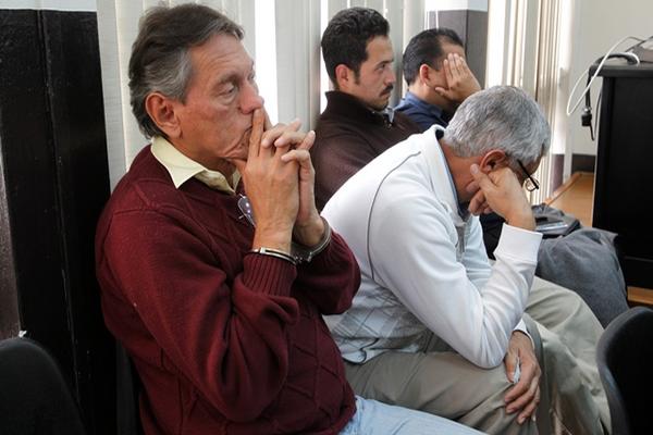 Los acusados de Trata de Personas durante la audiencia en Torre de Tribunales. (foto Prensa Libre: Rodrigo Méndez)
