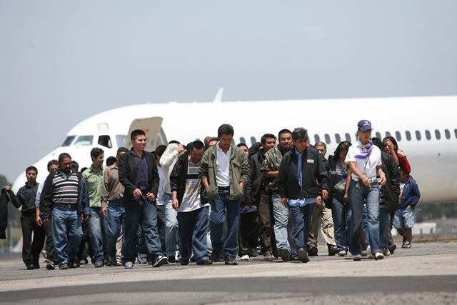 Los migrantes guatemaltecos intentaron llegar a Estados Unidos, ocultos en el maletero de un vehículo. (Foto Prensa Libre: Hemeroteca PL)