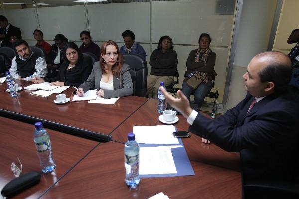 La ministra Roxana Sobenes, en la cita.