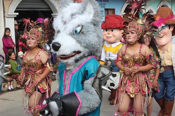 Dentro de las actividades resalta un convite. (Foto Prensa Libre: José Rosales).