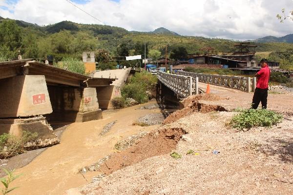 vista de los dos puentes en la entrada a Ixtahuacán, Huehuetenango.