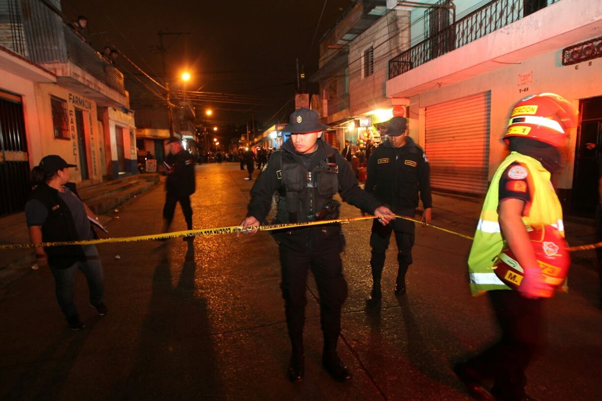 El ataque armado se registró en una abarrotería. (Foto Prensa Libre: Érick Ávila).