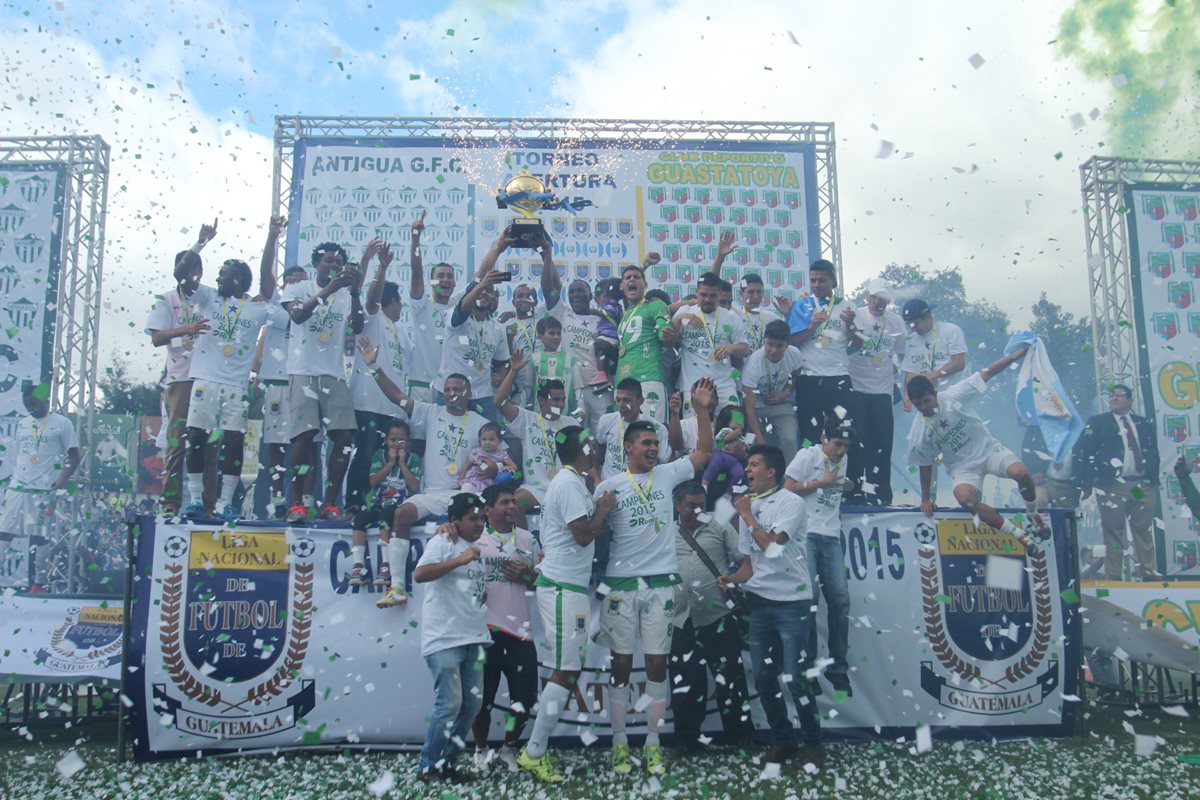 De confirmarse el dopaje de tres o más jugadores de un mismo equipo, recibiría una fuerte sanción. (Foto Prensa Libre: Hemeroteca PL)