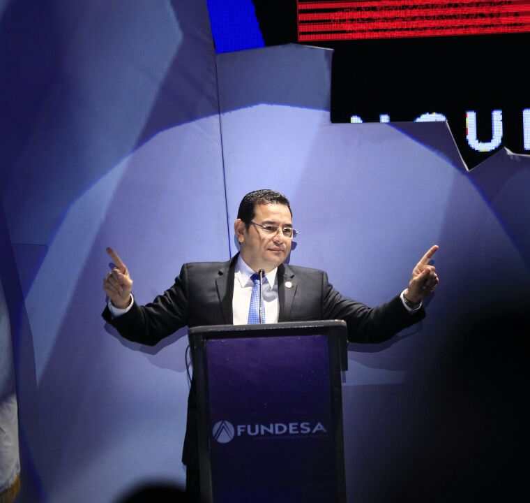 El mandatario Jimmy Morales durante su intervención en el Enade 2017. (Foto Prensa Libre: Carlos Hernández).