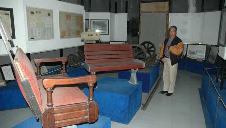 Algunos de los objetos que resguarda el Museo del Ferrocarril de los Altos, en Xelaju. (Foto Prensa Libre: María José Longo)