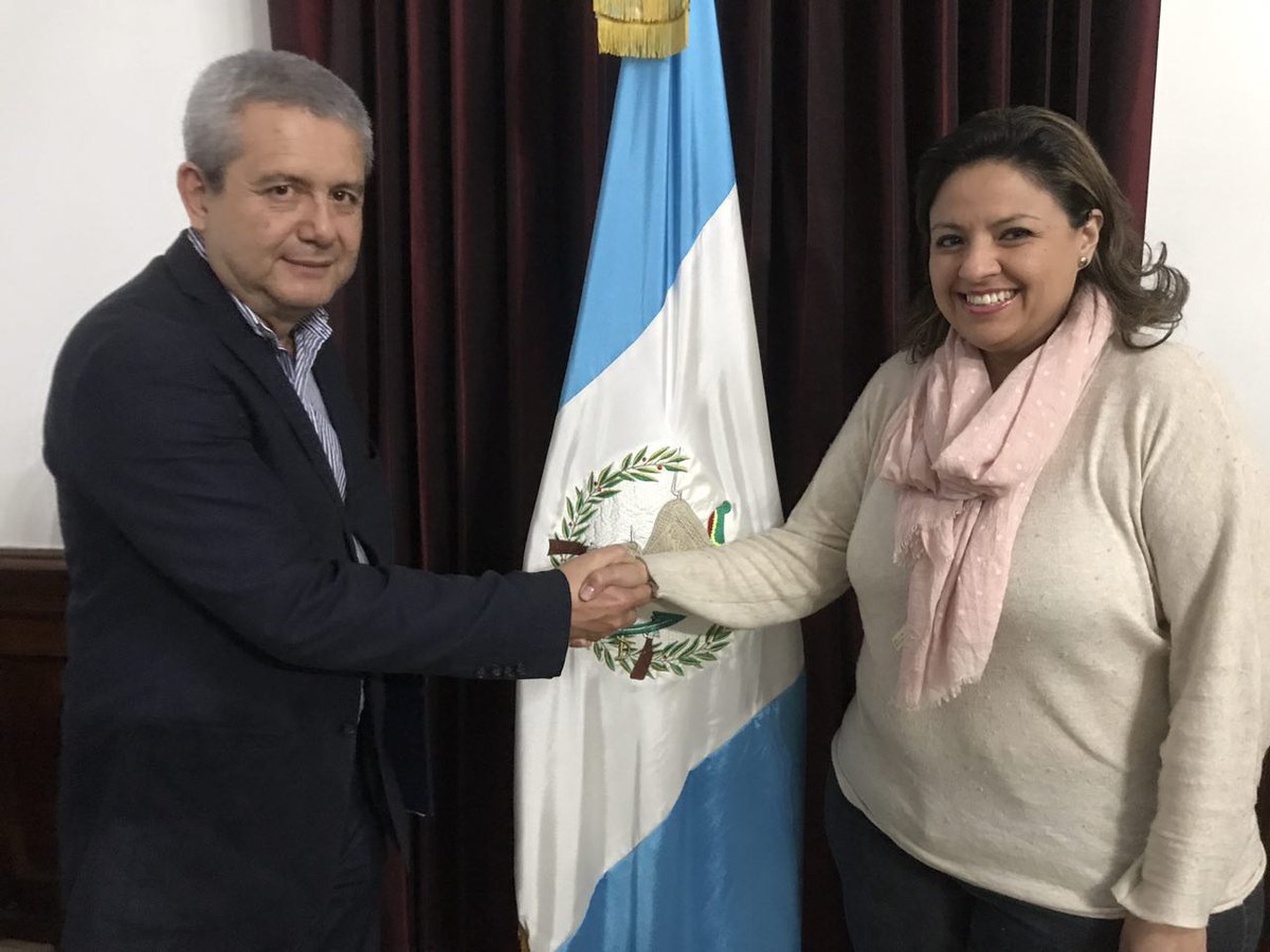 Sandra Jovel es juramentada como jefa de la Cancillería, en sustitución de Carlos Raúl Morales. (Foto Prensa Libre: Gobierno de Guatemala)