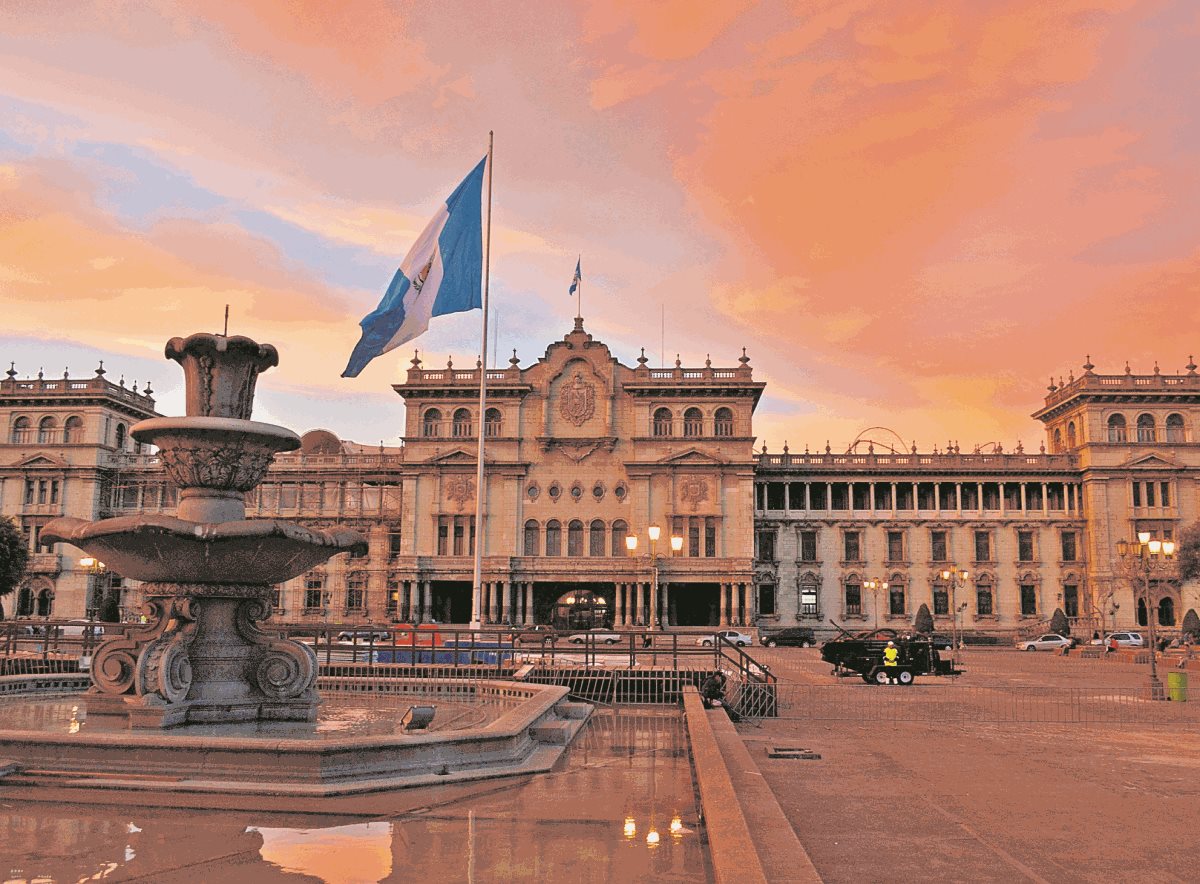 El Palacio Nacional de la Cultura es uno de los sitios más visitados por los turistas nacionales y extranjeros. (Foto Prensa Libre: Hemeroteca PL)