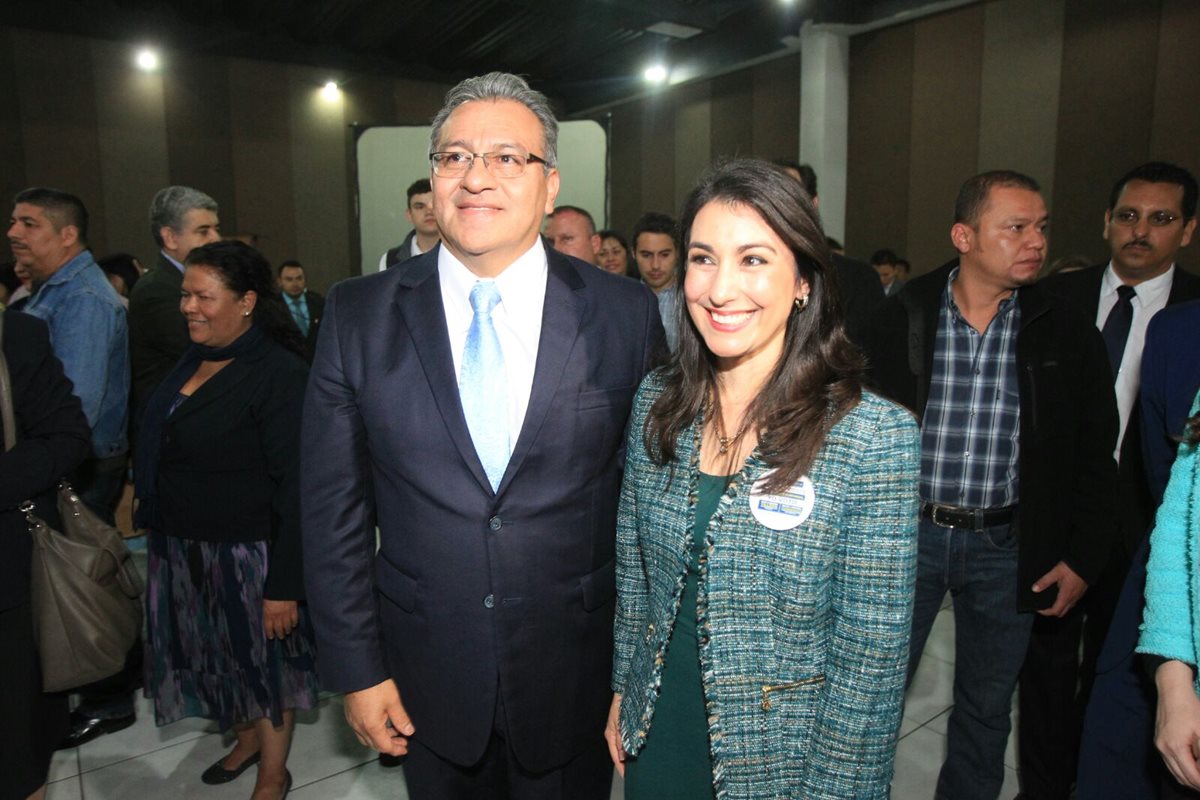 Bonerge Mejía y María Cristina Fernández, luego de conocer los resultados   (Foto Prensa Libre: Esbin García)