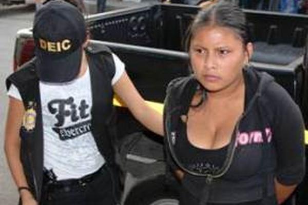 Tribunal condenó a pandillera a 26 años por intento  de homicidio. (foto Prensa Libre: PNC) <br _mce_bogus="1"/>