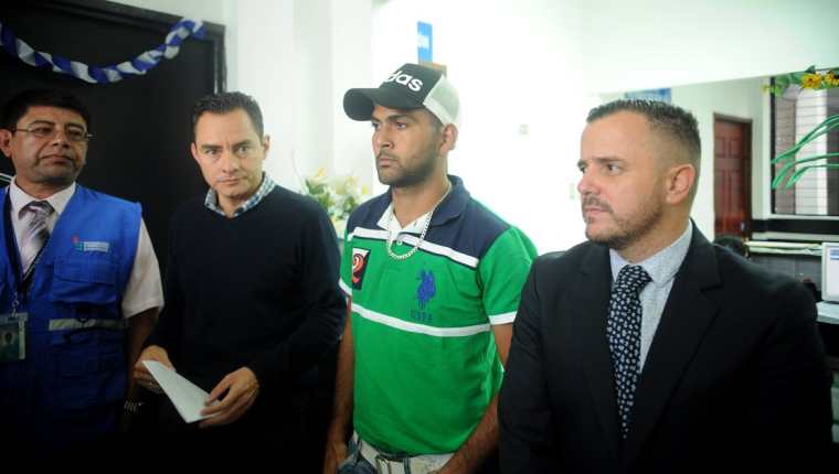 Didier Sagastume (Verde) interpuso una demanda en la PDH. (Foto Prensa Libre: Edwin Fajardo)