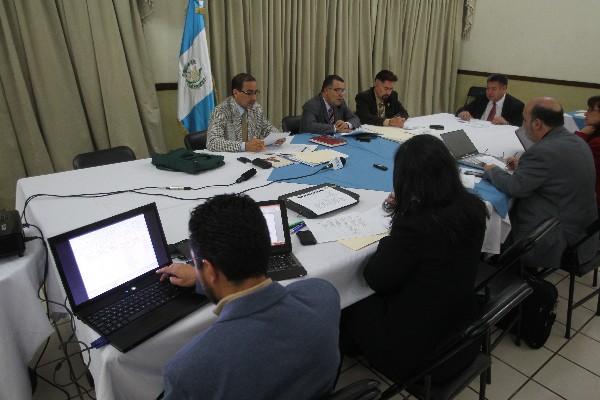 La comisión  sesiona en  casa  Larrazábal.