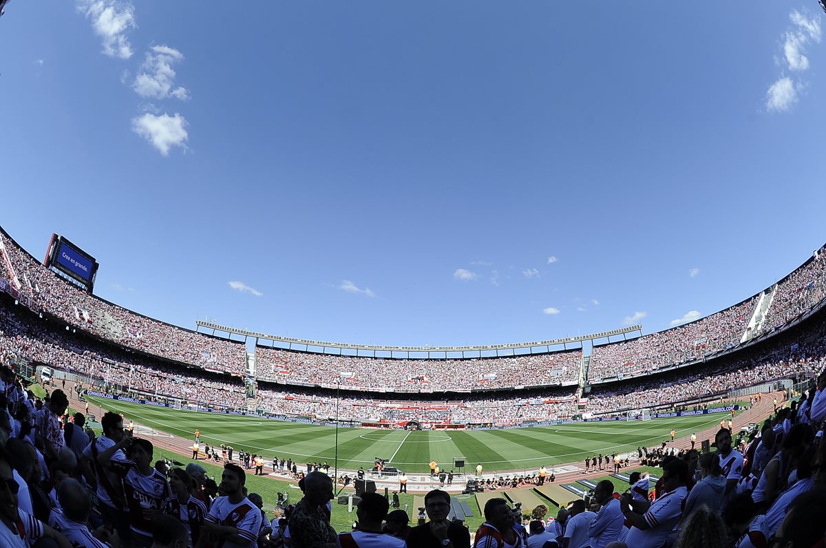 El estadio Monumental se encontraba a su máxima capacidad para la final de vuelta de la Copa Libertadores 2018. (Foto Prensa Libre: AFP)
