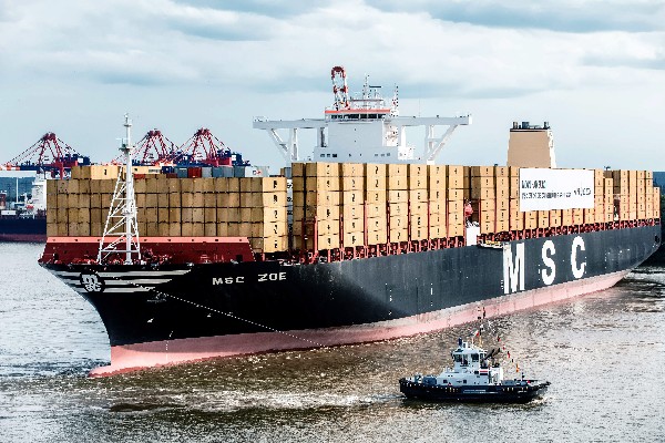 Como el “MSC Zoe” fue bautizado el barco de contenedores más grande del mundo. (Foto Prensa Libre-EFE)
