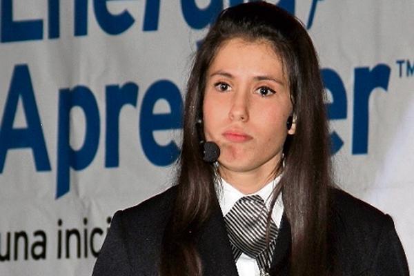 Deiry Mishell Folgar García obtuvo el primer lugar del    sexto concurso de oratoria. (Foto Prensa Libre: Douglas Marroquín)