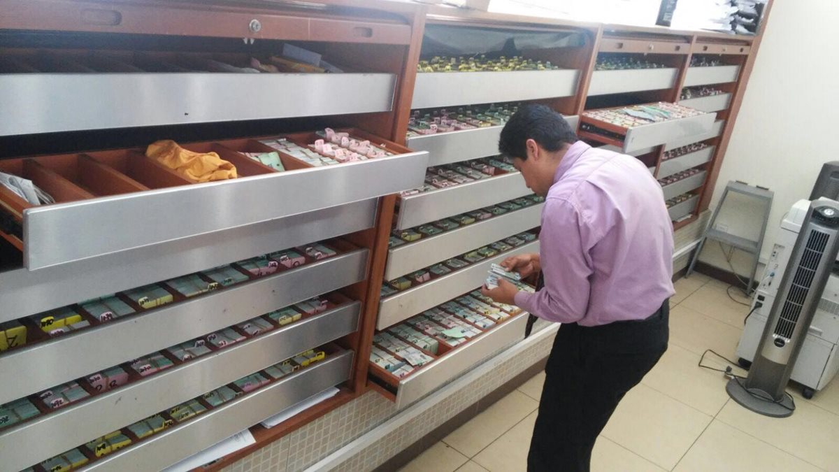 El IGSS posee 21 mil 24 carnés para entregar a los afiliados. (Foto Prensa Libre: Hemeroteca PL)