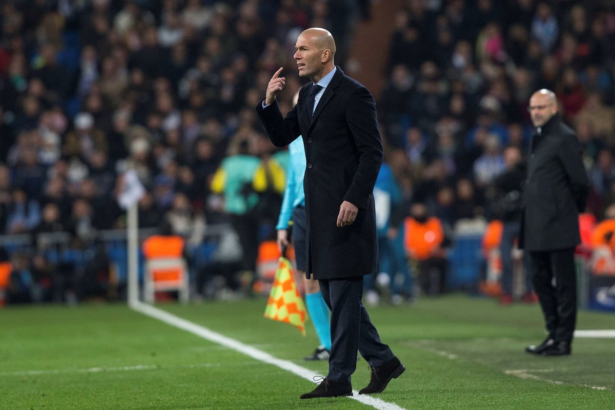 Zinedine Zidane durante el partido de la sexta jornada de la fase de grupos de la Liga de Campeones. (Foto Prensa Libre: EFE).